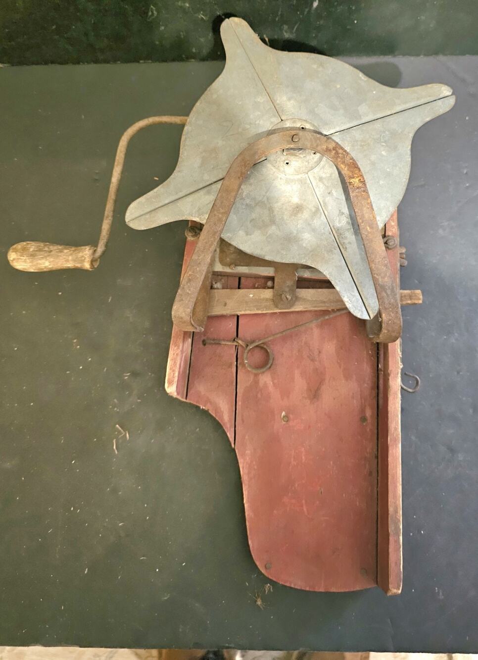Vintage Garden Seeder Spreader Hand Crank Sower